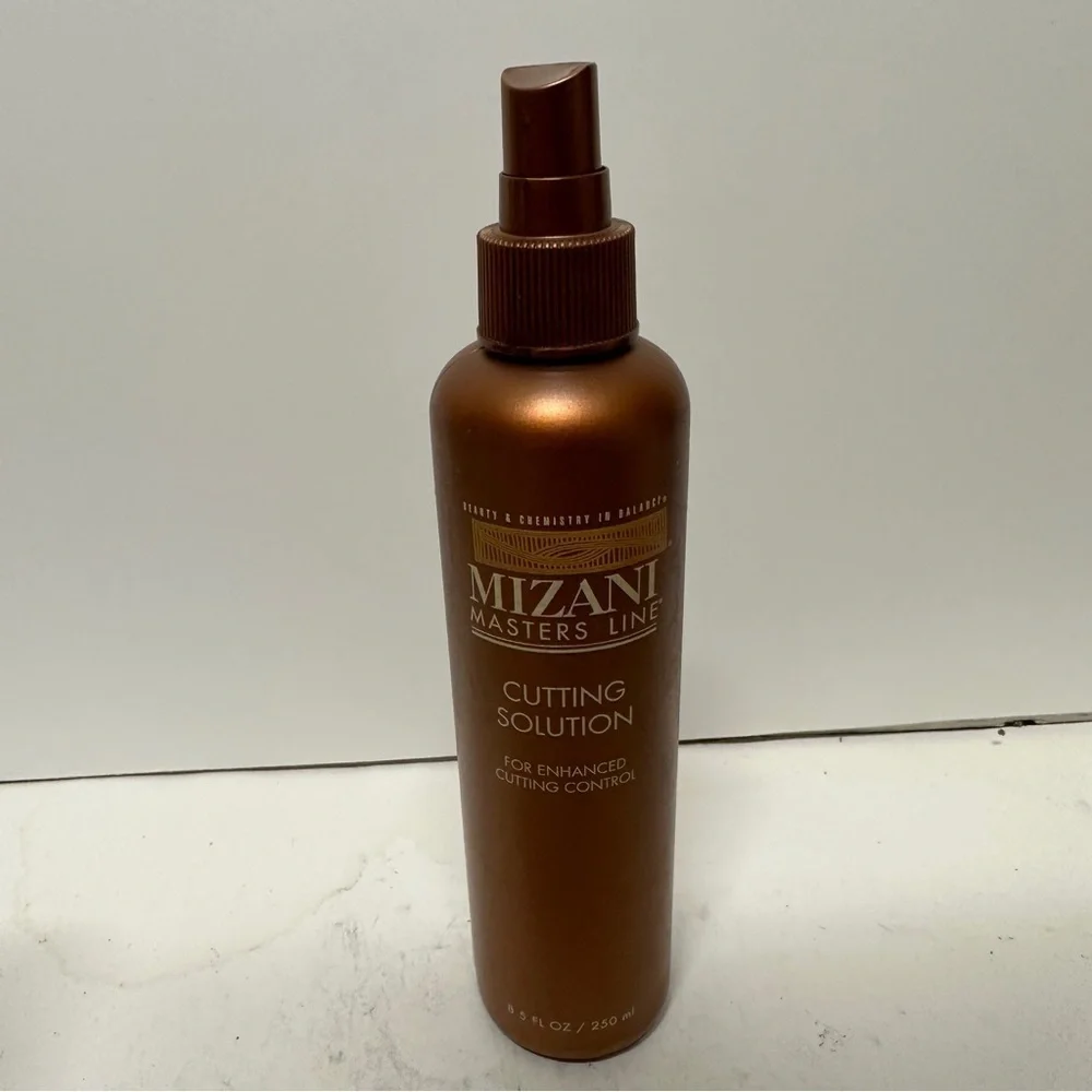 Mizani Masters Line Cutting Solution 8.5 OZ
